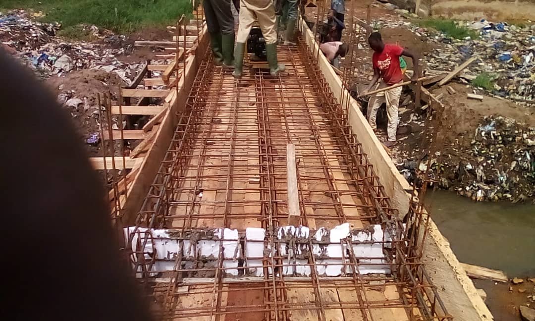Travaux de ferraillage sur un chantier